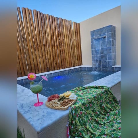 Food and drinks, Swimming pool