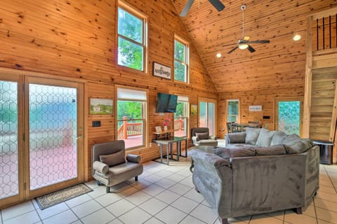 Ohio River Views Home with Fireplace and Deck! House in Indiana