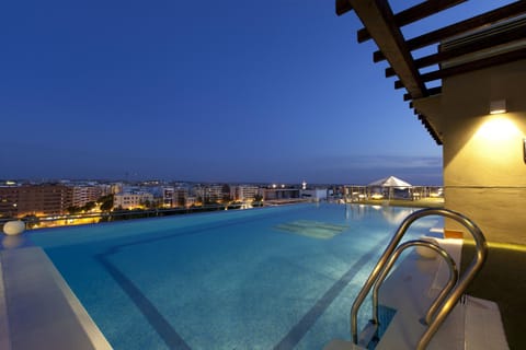Swimming pool, Swimming pool