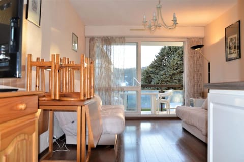 Quiet studio with balcony near the beach Apartment in Houlgate