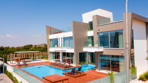Property building, Pool view, sunbed
