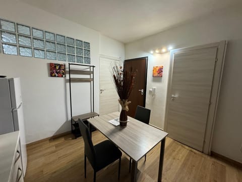 Living room, Seating area, Dining area, hair dresser