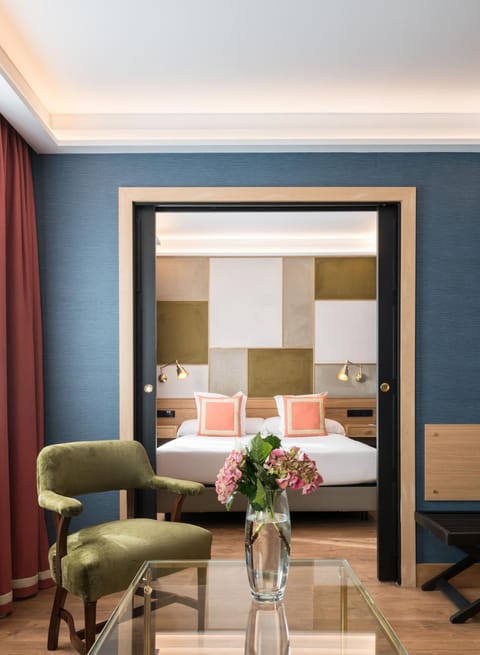 Bed, Living room, Photo of the whole room, Bedroom