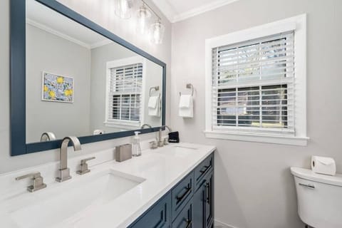 Private 1BR Cottage In Downtown Historic Norcross House in Norcross