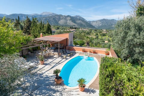 Spring, Swimming pool