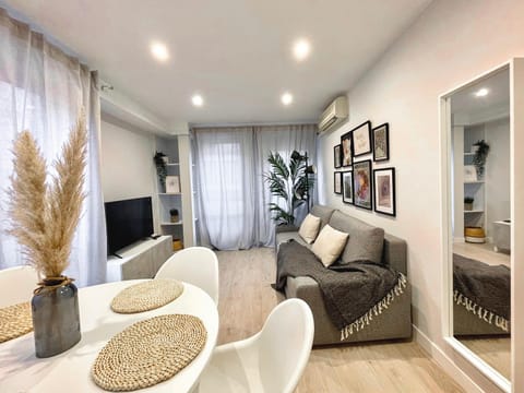 Communal lounge/ TV room, Living room, Lounge or bar