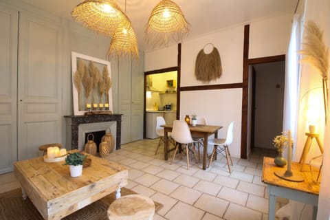 Living room, Dining area