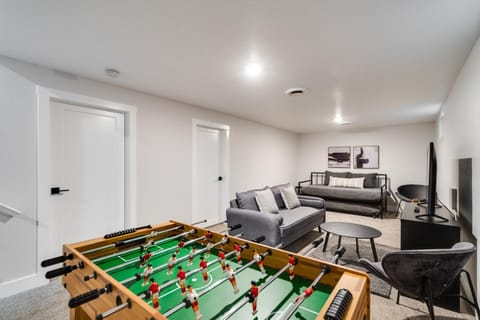 Game Room, Living room, Seating area