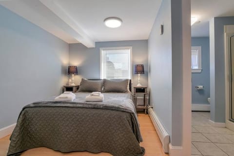 2BR Apt w/ 3 min Walk to downtown SWH - [Low Tide] Apartment in Southwest Harbor