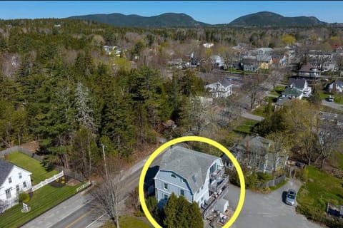 2BR Apt w/ 3 min Walk to downtown SWH - [Low Tide] Apartment in Southwest Harbor