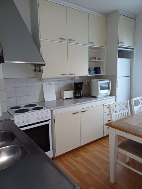 HH Huoneistot kaksio parvekkeella Apartment in Uusimaa