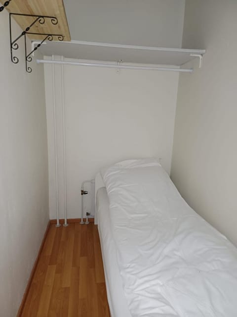 HH Huoneistot kaksio parvekkeella Apartment in Uusimaa