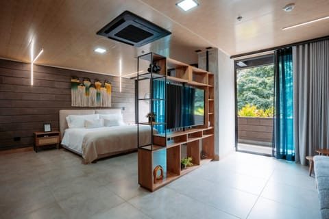 Communal lounge/ TV room, Bed, TV and multimedia, Kitchen or kitchenette, Dining area, Evening entertainment, Bedroom, wardrobe, air conditioner