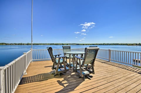 Waterfront Wellesley Island Getaway with Deck! House in Wellesley Island