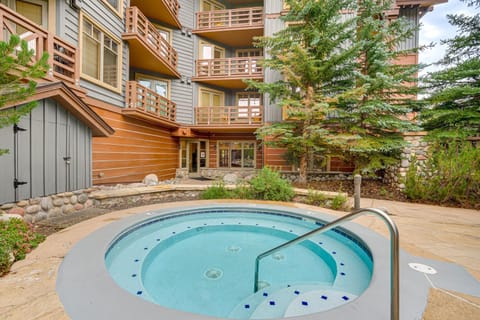 Walk to Lifts Copper Mtn Condo in Center Village! Apartment in Copper Mountain