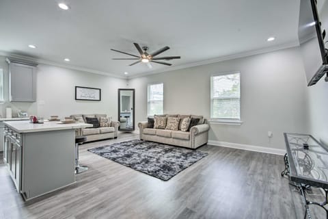 6 Mi to French Quarter Modern New Orleans Gem House in Gretna