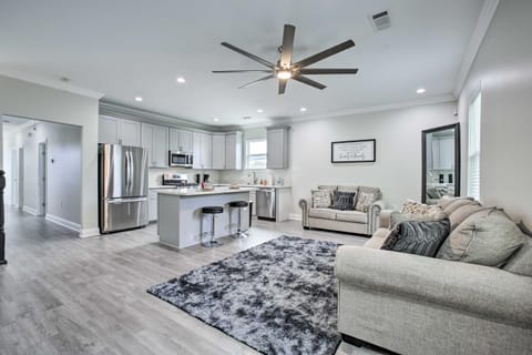 6 Mi to French Quarter Modern New Orleans Gem House in Gretna