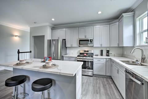 6 Mi to French Quarter Modern New Orleans Gem House in Gretna