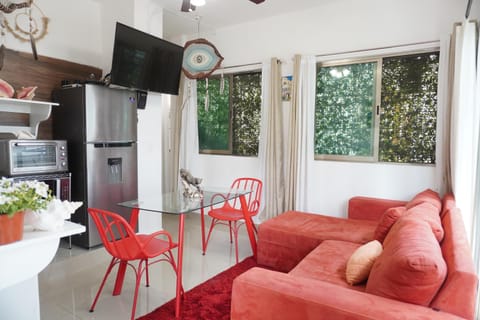Communal lounge/ TV room, TV and multimedia, Living room, oven