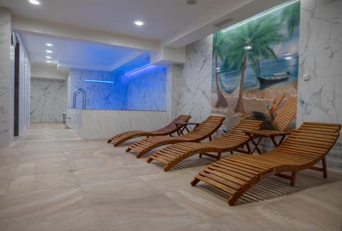 Spa and wellness centre/facilities, Swimming pool, Inner courtyard view