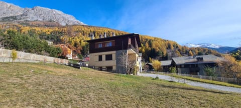 Property building, Natural landscape, Garden, Mountain view