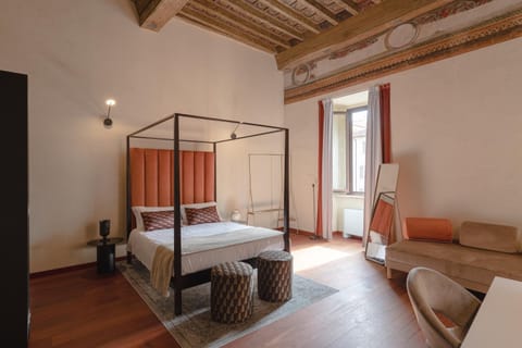 Bed, Living room, Photo of the whole room, Bedroom