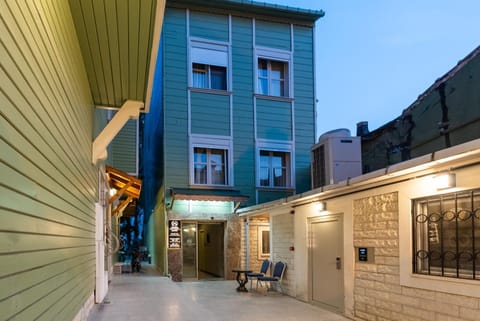 Property building, Off site, Day