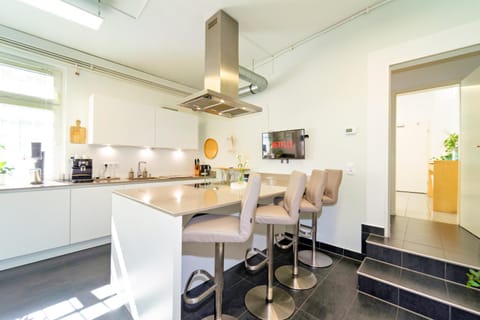 TV and multimedia, kitchen, kitchen