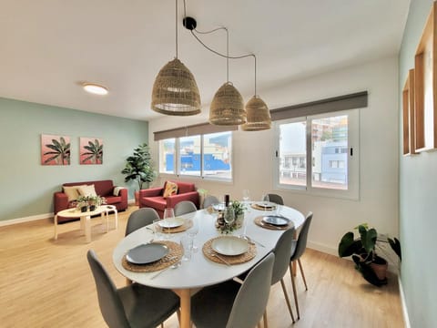 Living room, Seating area, Dining area