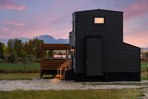 Modern Tiny Cabin, with Hot tub in Choteau MT Cabin in Idaho