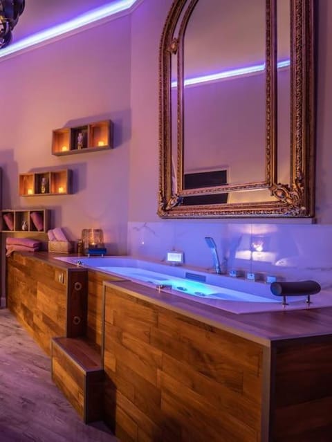 Appartement de luxe avec Jacuzzi au centre de Metz Apartment in Metz