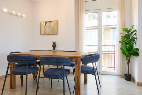 73cop1034 - Spacious apartment with terrace Apartment in Barcelona