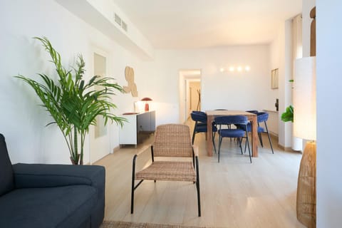 73cop1034 - Spacious apartment with terrace Apartment in Barcelona