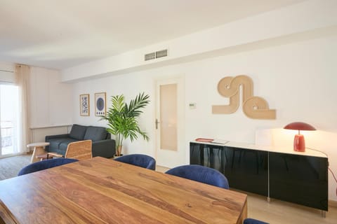 73cop1034 - Spacious apartment with terrace Apartment in Barcelona