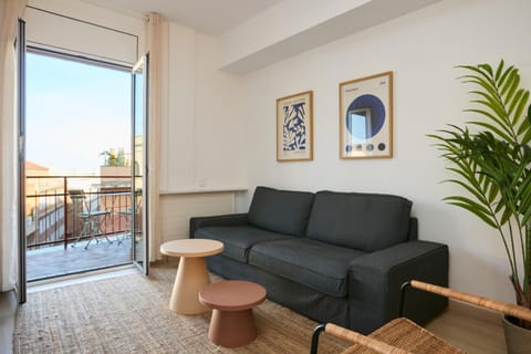 73cop1034 - Spacious apartment with terrace Apartment in Barcelona