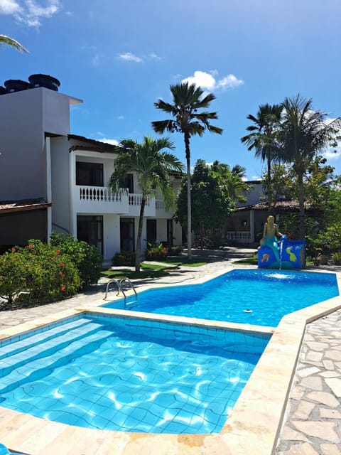 Property building, Day, Garden, Swimming pool
