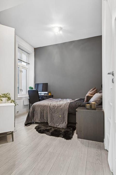 TV and multimedia, Photo of the whole room, Bedroom