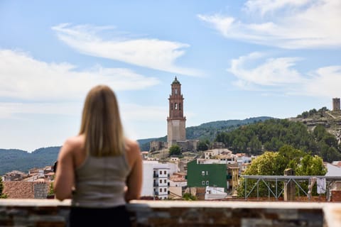 View (from property/room), Balcony/Terrace, Landmark view, Mountain view