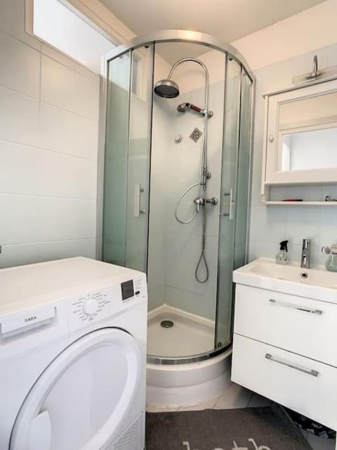 Appart Crystal Lyon Caluire et parkings Apartment in Caluire-et-Cuire