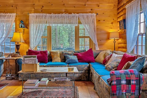 Wood Road Retreat House in Quechee