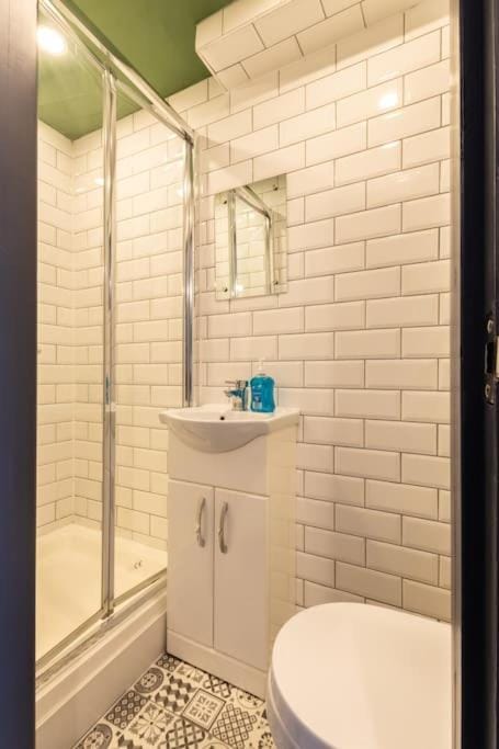 Unique 5 bedroom house - 5 Baths House in Coventry