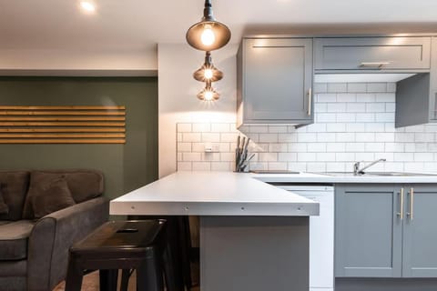 Unique 5 bedroom house - 5 Baths House in Coventry