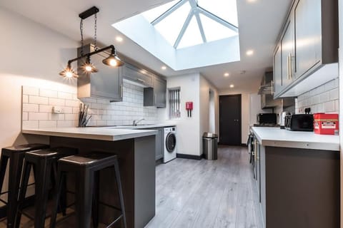 Unique 5 bedroom house - 5 Baths House in Coventry