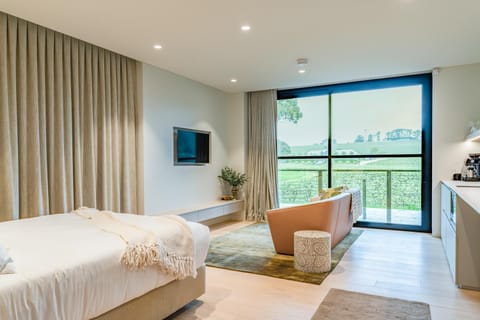 Bed, Seating area, Bedroom