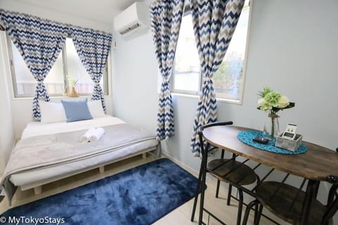 Bed, Photo of the whole room, Seating area, Bedroom, air conditioner