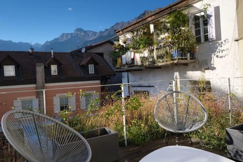 Balcony/Terrace, Mountain view