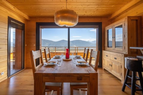 Dining area, Mountain view