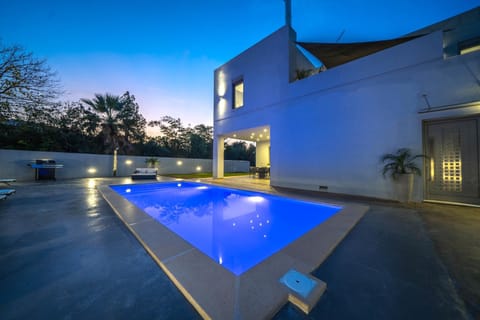 Pool view, Swimming pool