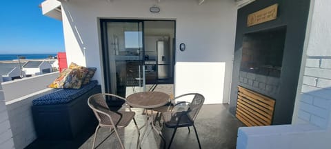 Patio, Day, Natural landscape, BBQ facilities, BBQ facilities, TV and multimedia, View (from property/room), View (from property/room), Balcony/Terrace, Balcony/Terrace, Kitchen or kitchenette, Living room, Seating area, Dining area, Sea view, Sea view, internet, internet