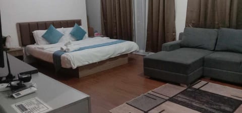 Bed, Living room, Bedroom